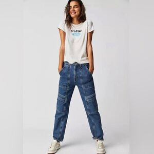 Agolde Cooper cargo jeans in medium dark wash. 31. NWT